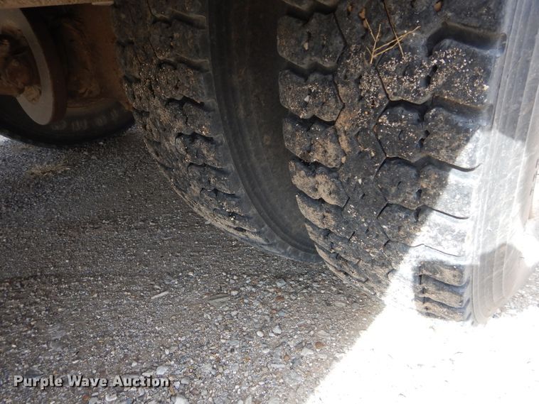 image for item DH3622 1999 Blue Bird TC2000 school bus