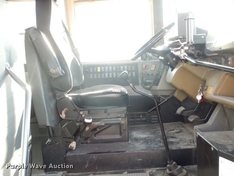 image for item DH6761 2005 Freightliner FS65 Thomas Built school bus