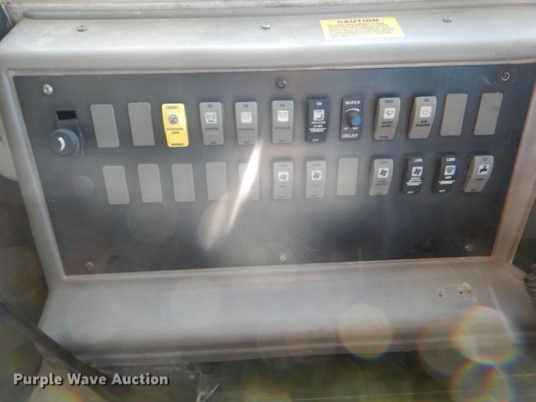 image for item DH6761 2005 Freightliner FS65 Thomas Built school bus