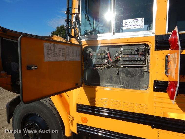 image for item DH6761 2005 Freightliner FS65 Thomas Built school bus