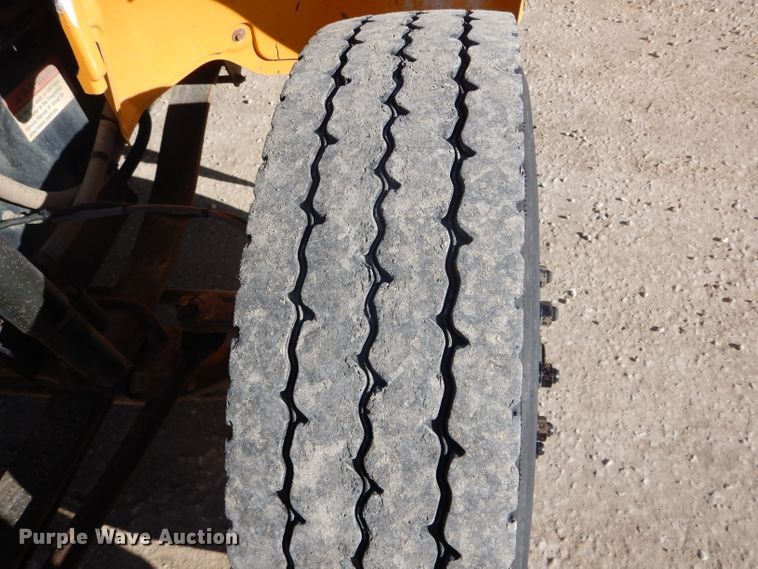 image for item DH6761 2005 Freightliner FS65 Thomas Built school bus