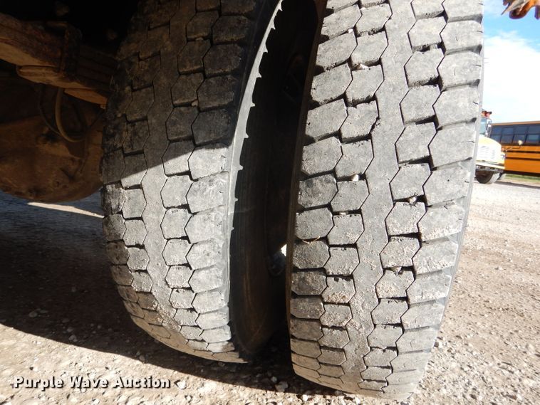 image for item DH6761 2005 Freightliner FS65 Thomas Built school bus