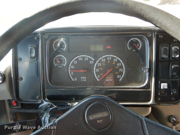 image for item DH6762 2006 Freightliner FS65 Thomas Built school bus