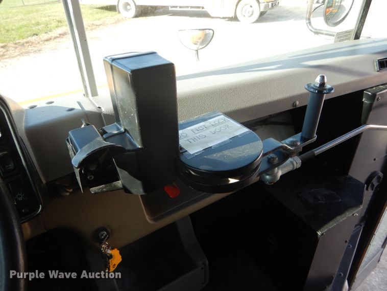 image for item DH6762 2006 Freightliner FS65 Thomas Built school bus