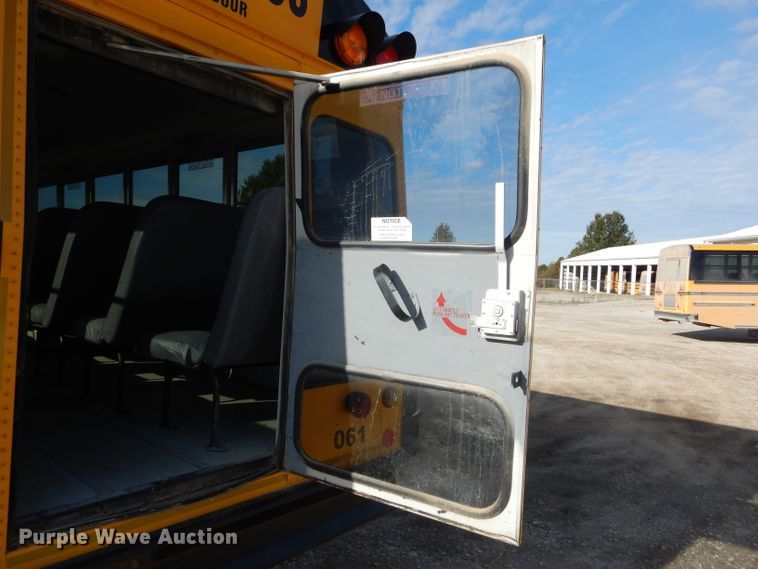 image for item DH6762 2006 Freightliner FS65 Thomas Built school bus