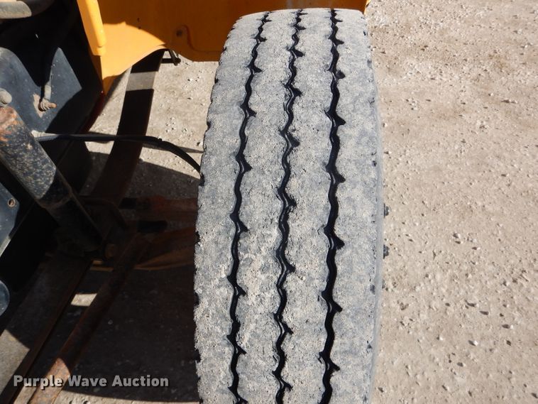 image for item DH6762 2006 Freightliner FS65 Thomas Built school bus