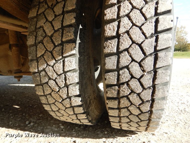 image for item DH6762 2006 Freightliner FS65 Thomas Built school bus