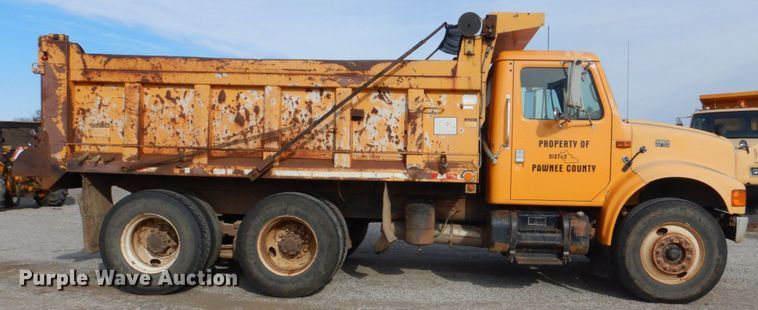 image for item DI2361 1997 International 4900 dump truck
