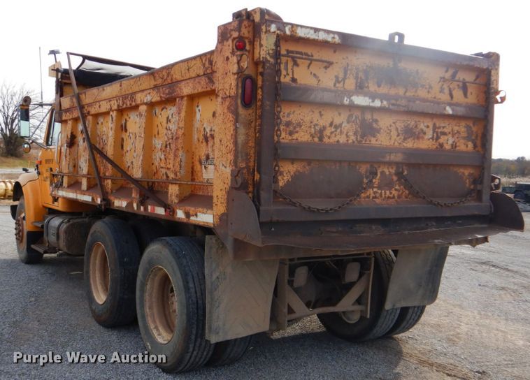 image for item DI2361 1997 International 4900 dump truck