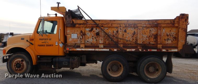 image for item DI2361 1997 International 4900 dump truck