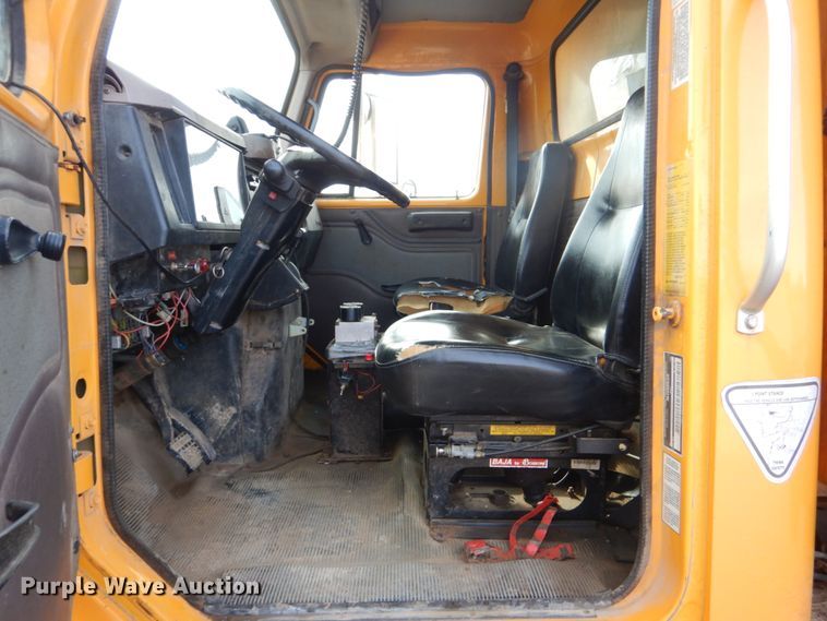 image for item DI2361 1997 International 4900 dump truck