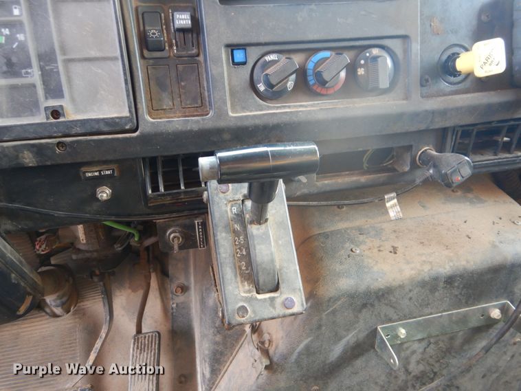 image for item DI2361 1997 International 4900 dump truck