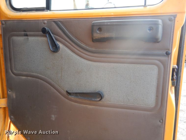 image for item DI2361 1997 International 4900 dump truck