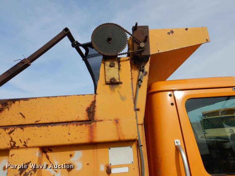 image for item DI2361 1997 International 4900 dump truck