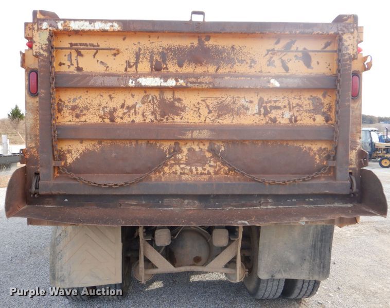 image for item DI2361 1997 International 4900 dump truck