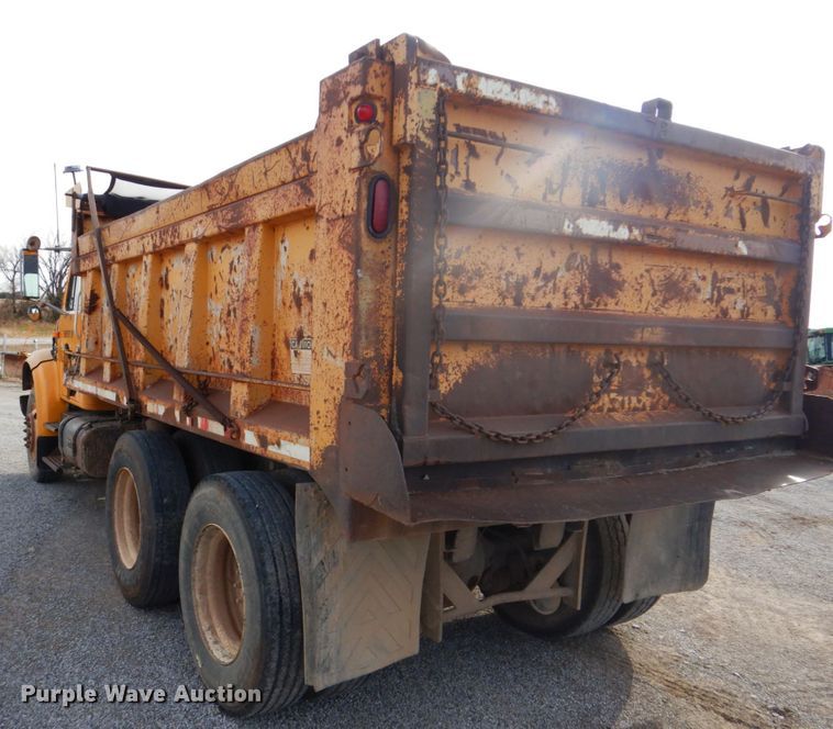 image for item DI2361 1997 International 4900 dump truck