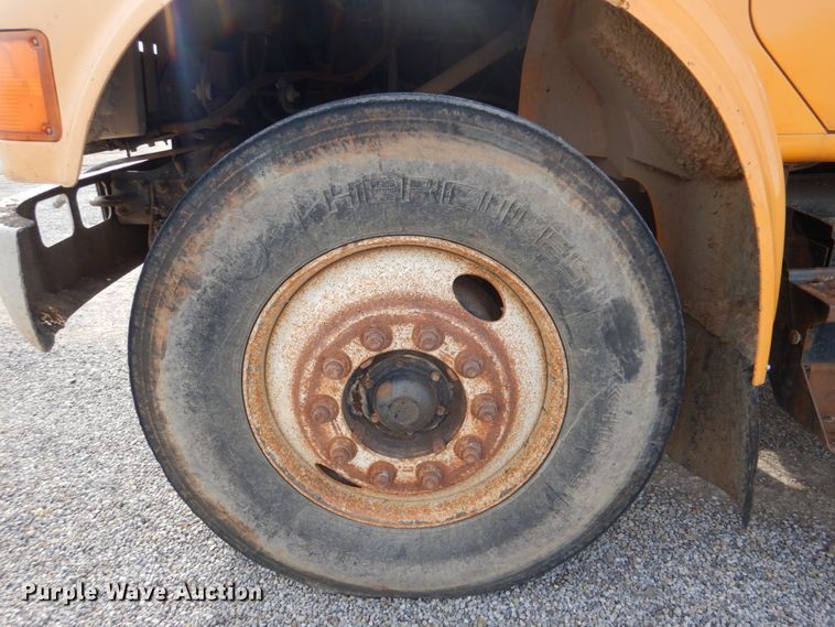 image for item DI2361 1997 International 4900 dump truck