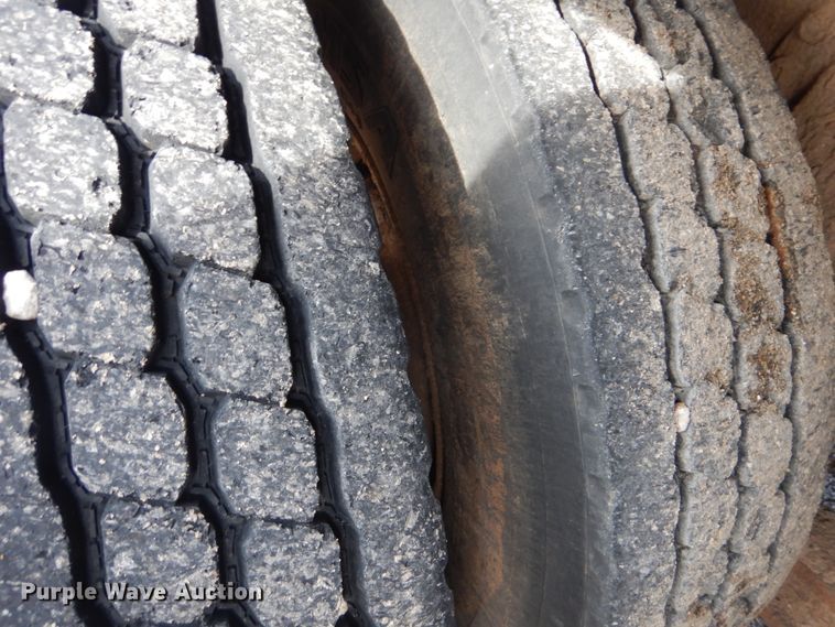 image for item DI2361 1997 International 4900 dump truck