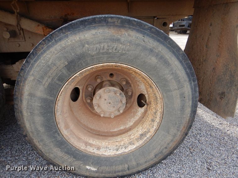 image for item DI2361 1997 International 4900 dump truck