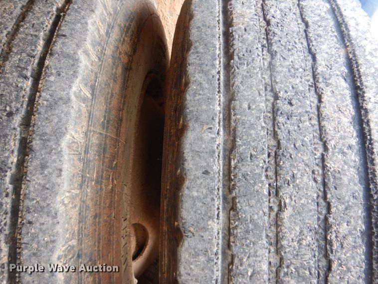 image for item DI2361 1997 International 4900 dump truck