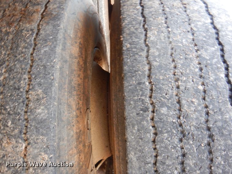 image for item DI2361 1997 International 4900 dump truck