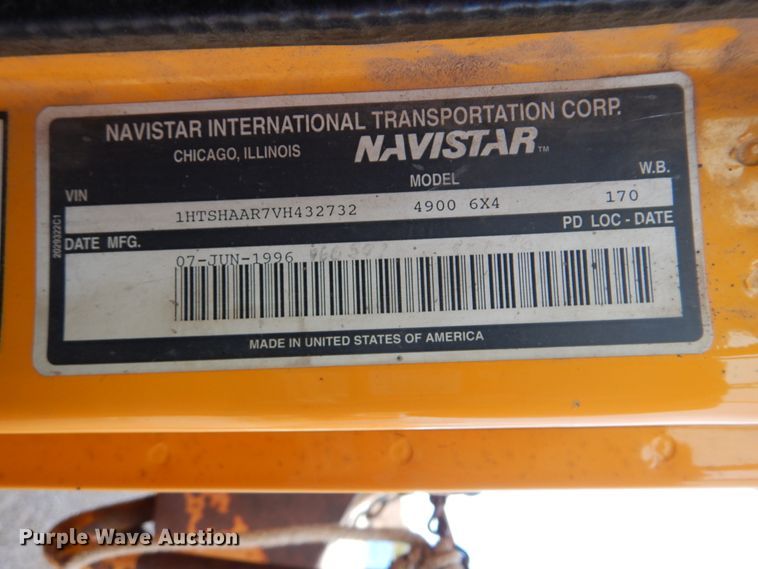 image for item DI2361 1997 International 4900 dump truck