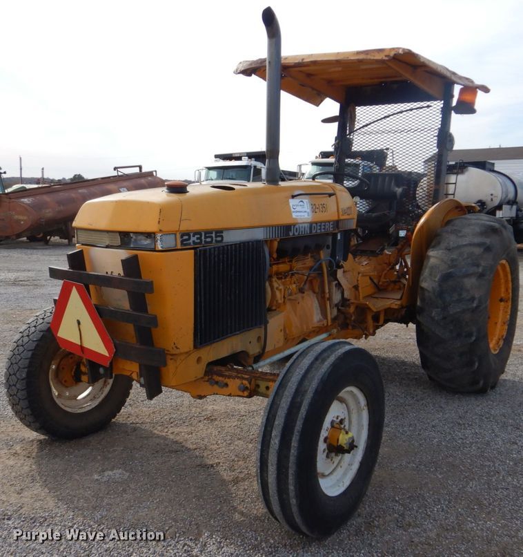 image for item DI2362 John Deere 2355 tractor