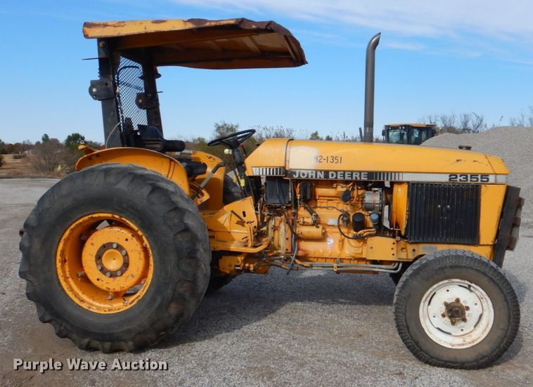 image for item DI2362 John Deere 2355 tractor