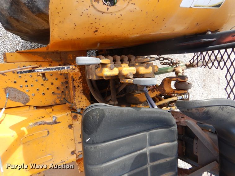 image for item DI2362 John Deere 2355 tractor