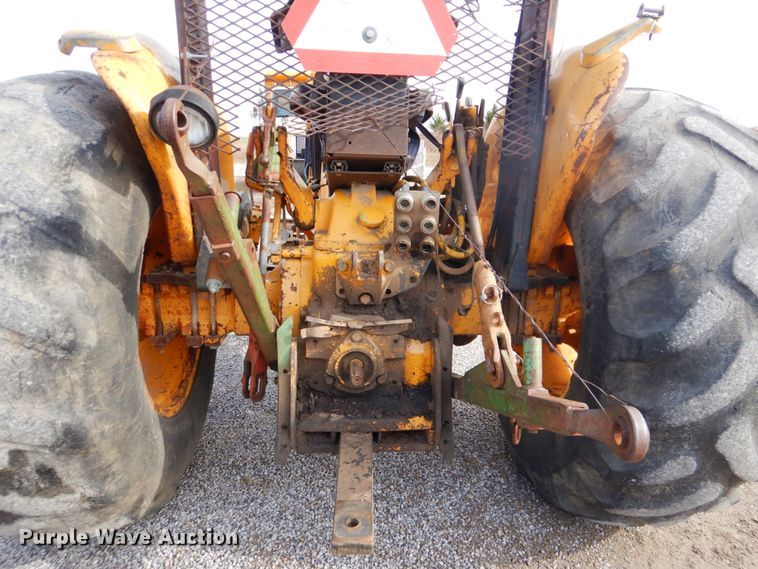 image for item DI2362 John Deere 2355 tractor