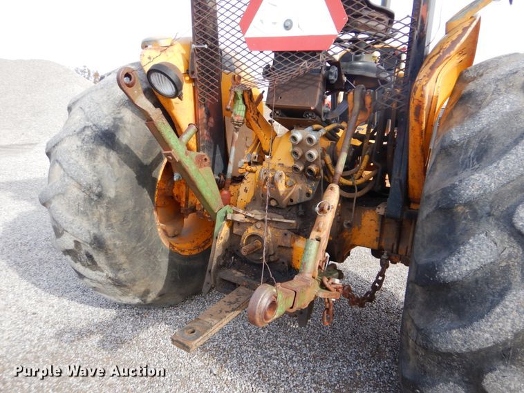 image for item DI2362 John Deere 2355 tractor