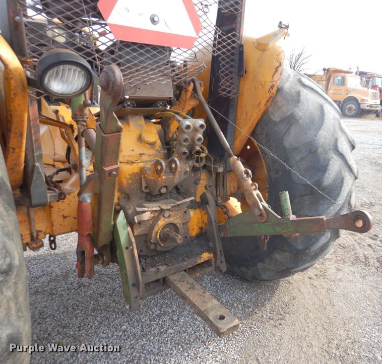 image for item DI2362 John Deere 2355 tractor