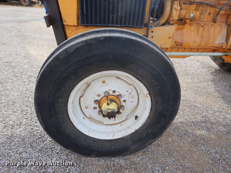 image for item DI2362 John Deere 2355 tractor