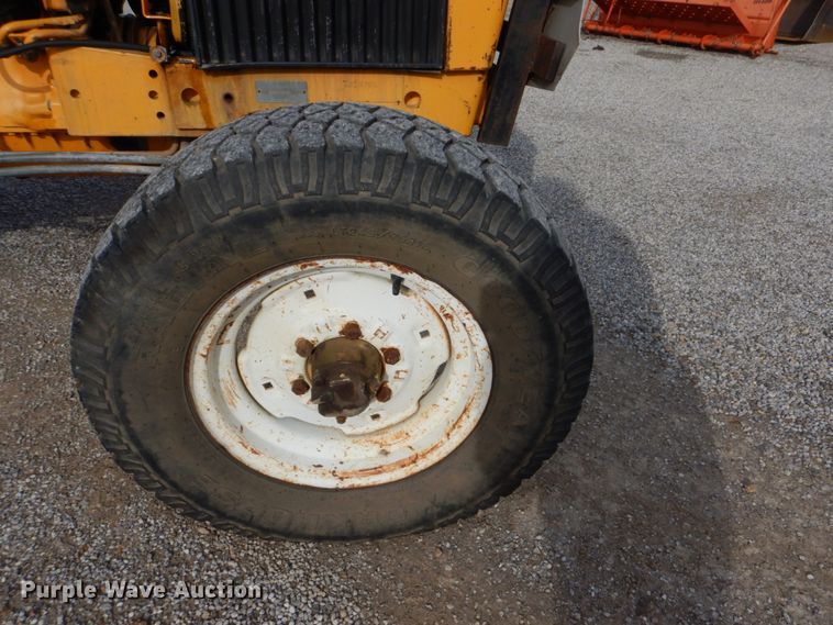 image for item DI2362 John Deere 2355 tractor