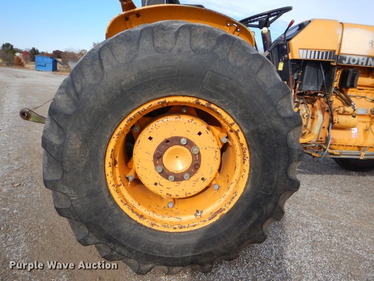 image for item DI2362 John Deere 2355 tractor