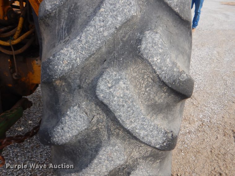 image for item DI2362 John Deere 2355 tractor