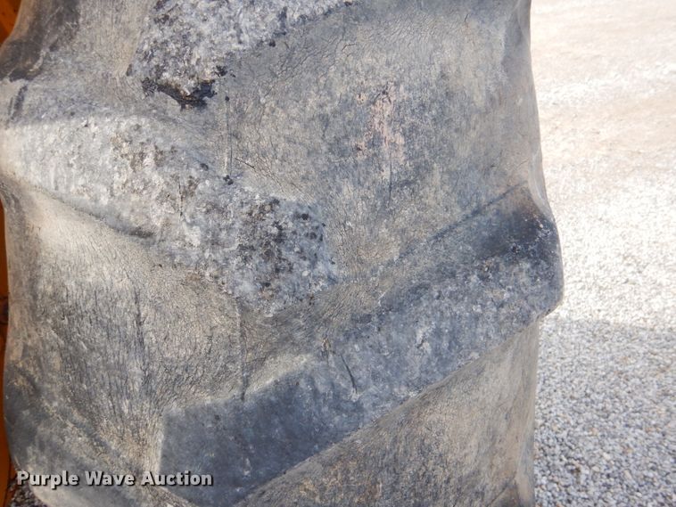 image for item DI2362 John Deere 2355 tractor