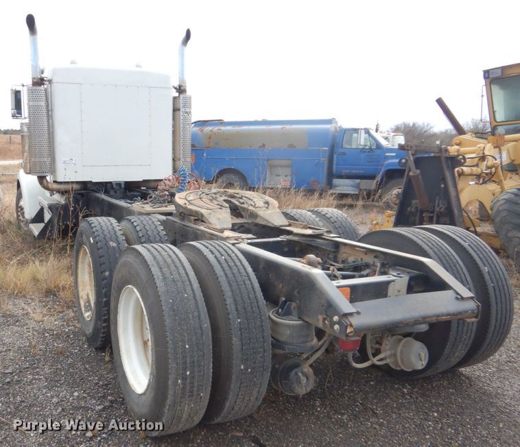 image for item DI2367 1994 Kenworth W900 semi truck