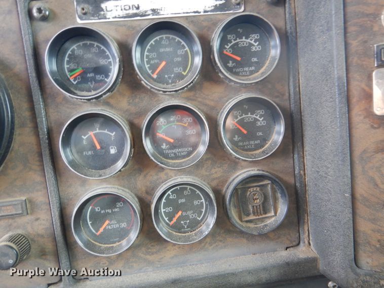 image for item DI2367 1994 Kenworth W900 semi truck