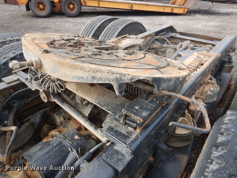 image for item DI2367 1994 Kenworth W900 semi truck