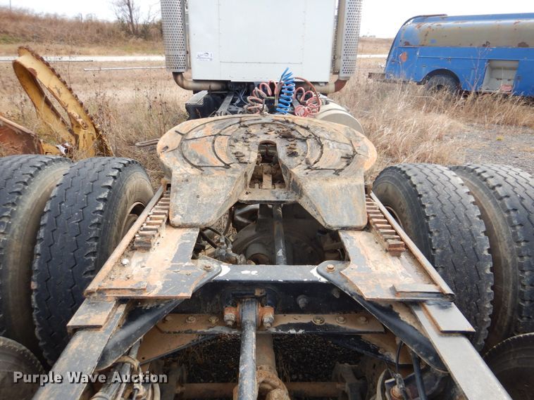 image for item DI2367 1994 Kenworth W900 semi truck