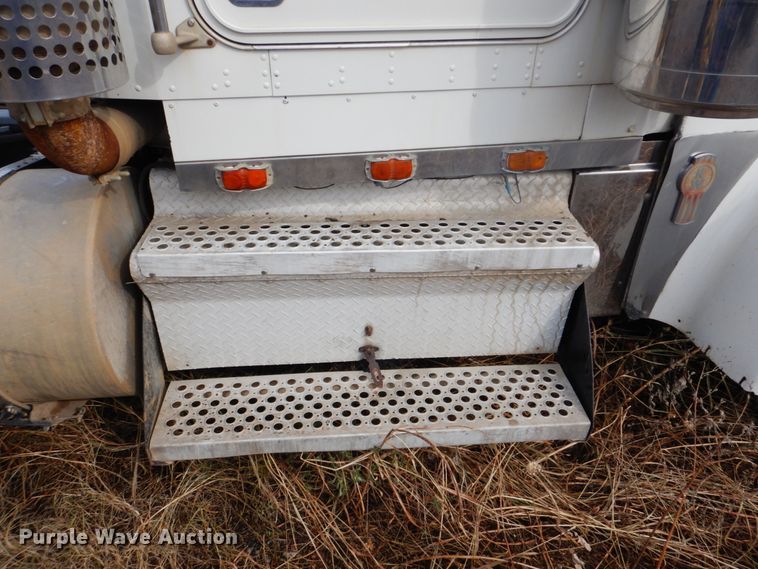 image for item DI2367 1994 Kenworth W900 semi truck