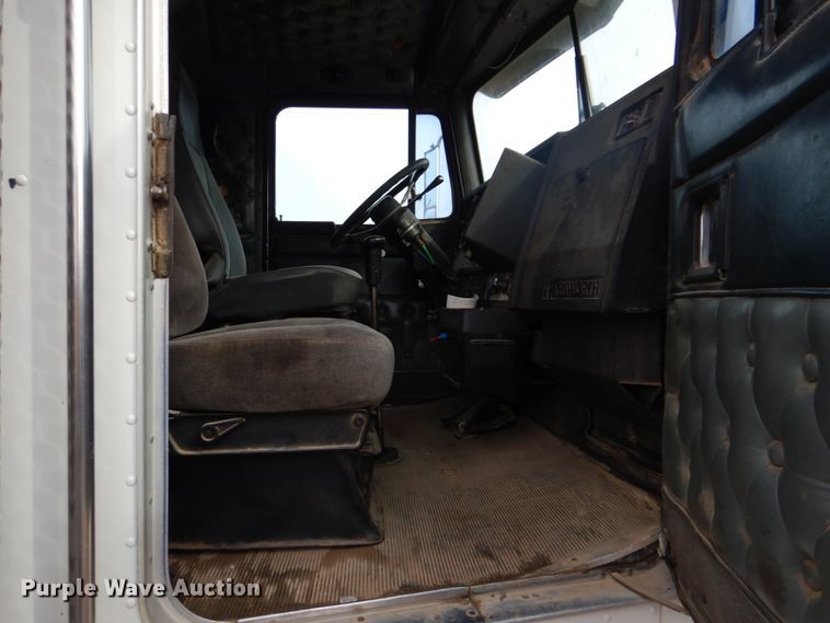 image for item DI2367 1994 Kenworth W900 semi truck