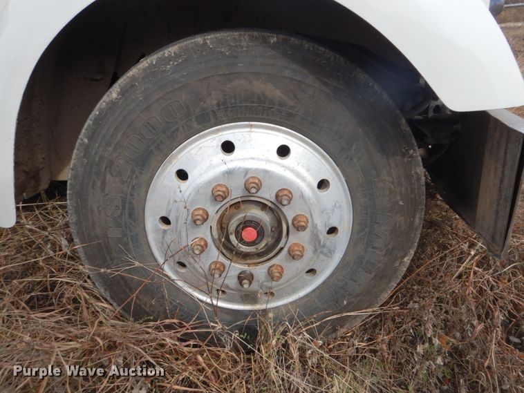 image for item DI2367 1994 Kenworth W900 semi truck