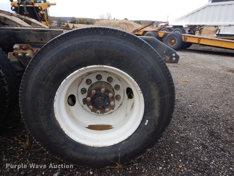 image for item DI2367 1994 Kenworth W900 semi truck