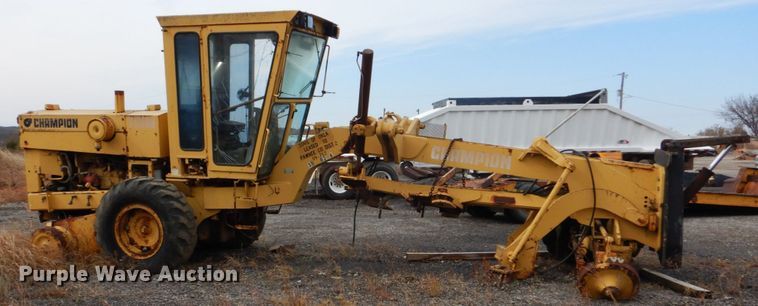 image for item DI2368 1988 Champion 720A motor grader