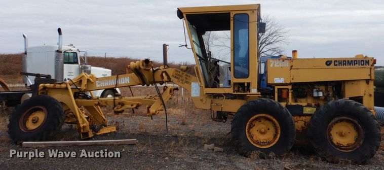 image for item DI2368 1988 Champion 720A motor grader