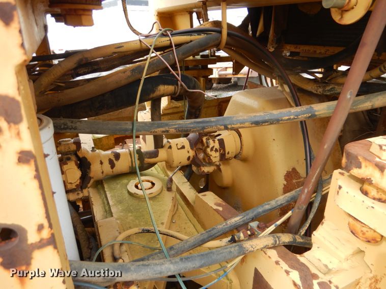 image for item DI2368 1988 Champion 720A motor grader