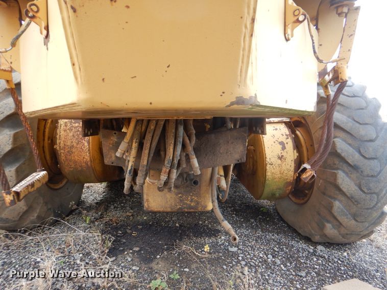 image for item DI2368 1988 Champion 720A motor grader