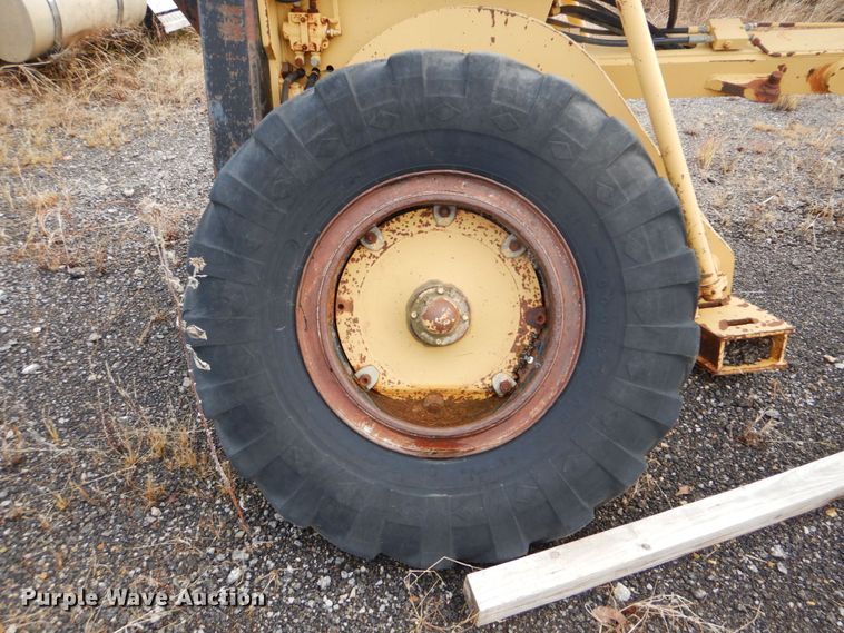 image for item DI2368 1988 Champion 720A motor grader